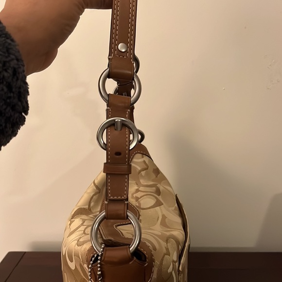 Coach - Picture 5 of 10